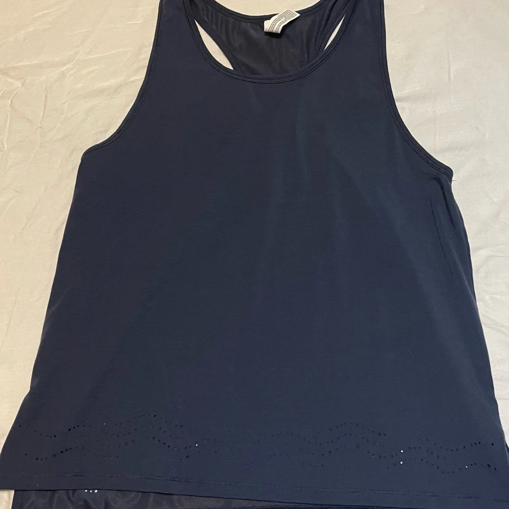 Women’s Athletic Outfit - Size Medium - Picture 2 of 7